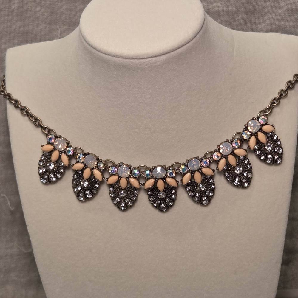 Bronze Floral Rhinestone Necklace - Picture 4 of 5